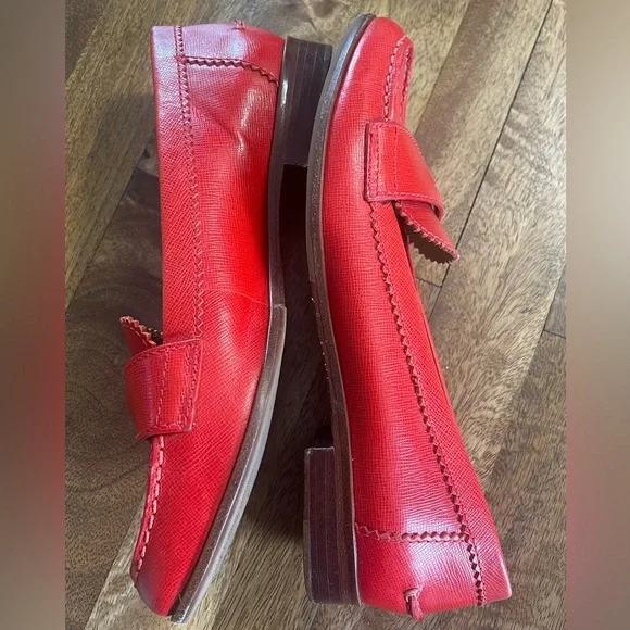 TORY BURCH
Leather Scalloped Accent Loafers Gold Logo sz 7M - Picture 4 of 7